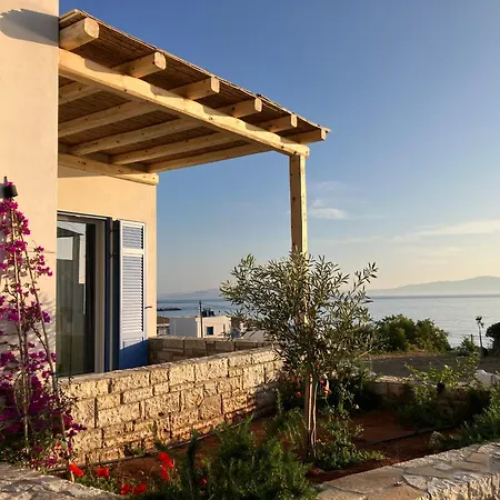 Alsea Seafront In Agia Pelagia Kythera Appartamento