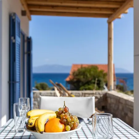Alsea Seafront In Agia Pelagia Kythera Appartamento